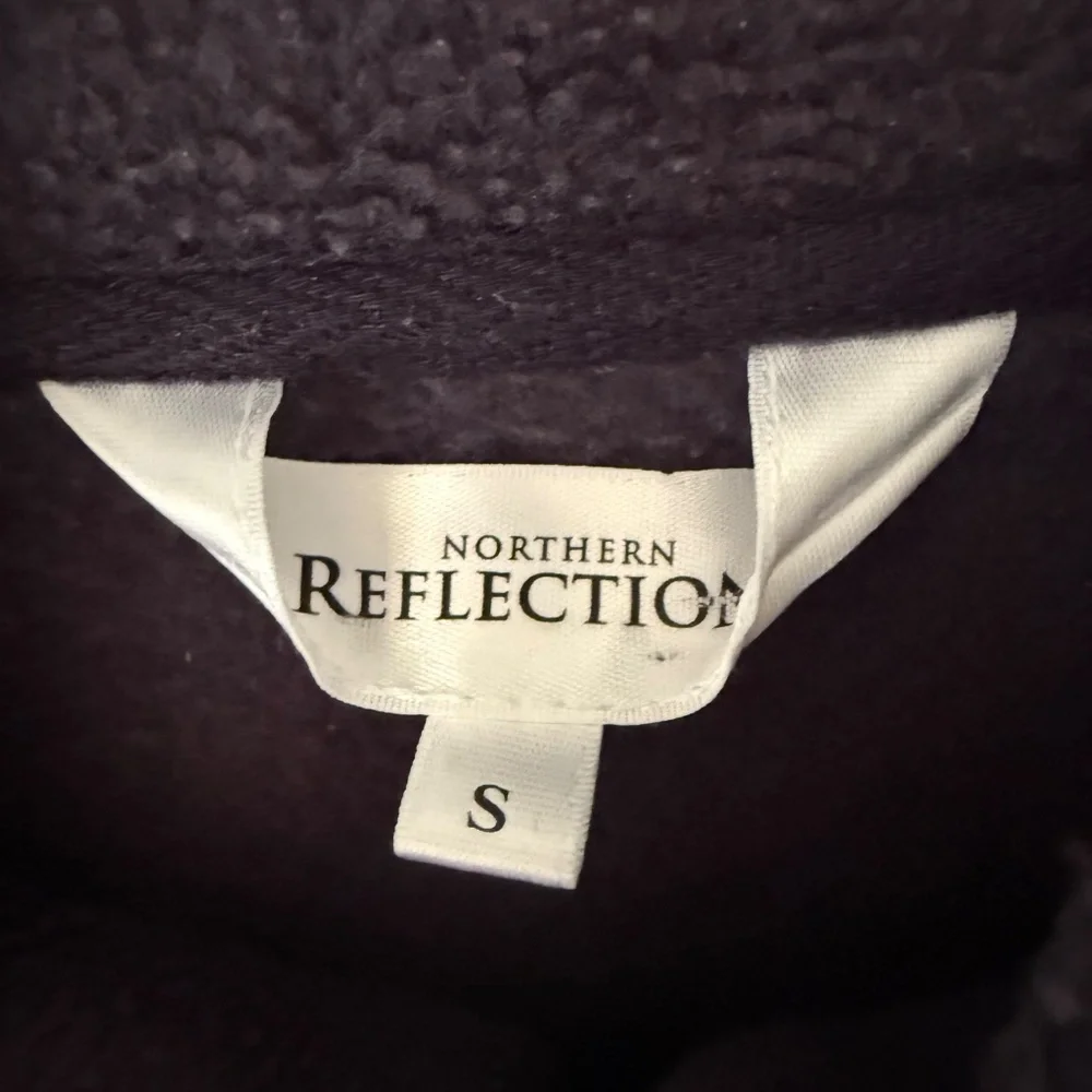 Collectors Northern Reflections Embroidered Fleece Zip Sweater | Small - Picture 7 of 7
